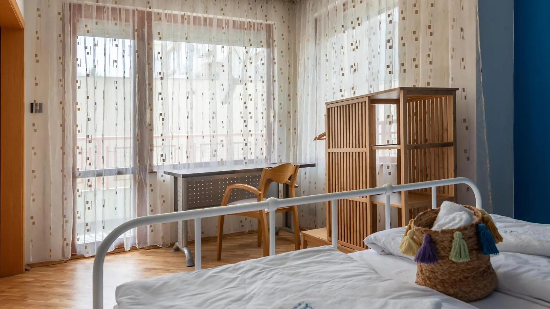 Burov Apartment - Artistic Apartment In The Heart Of Varna Suitable For Up To 4 Guests 0*,