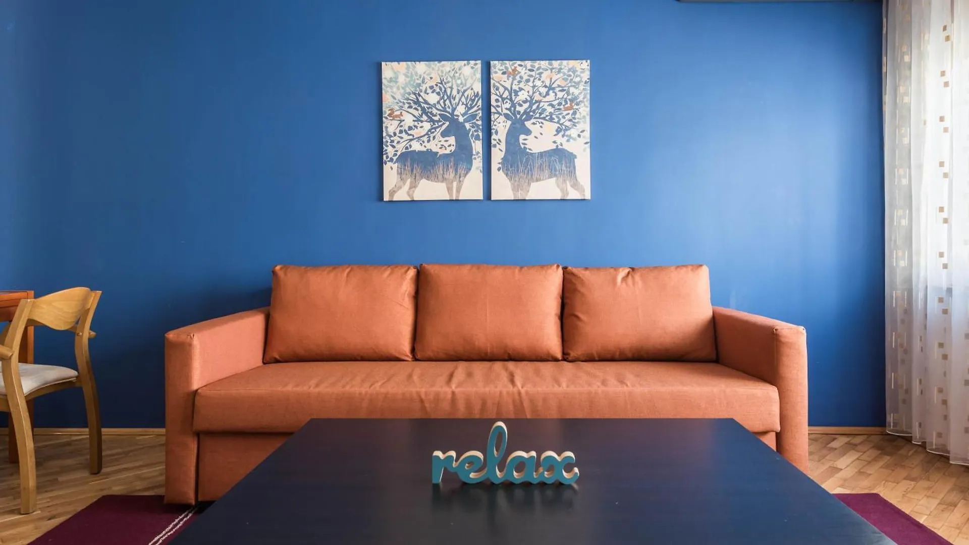 Burov Apartment - Artistic Apartment In The Heart Of Varna Suitable For Up To 4 Guests 0*,  Bulharsko